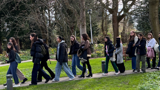 School students on a tour of college 